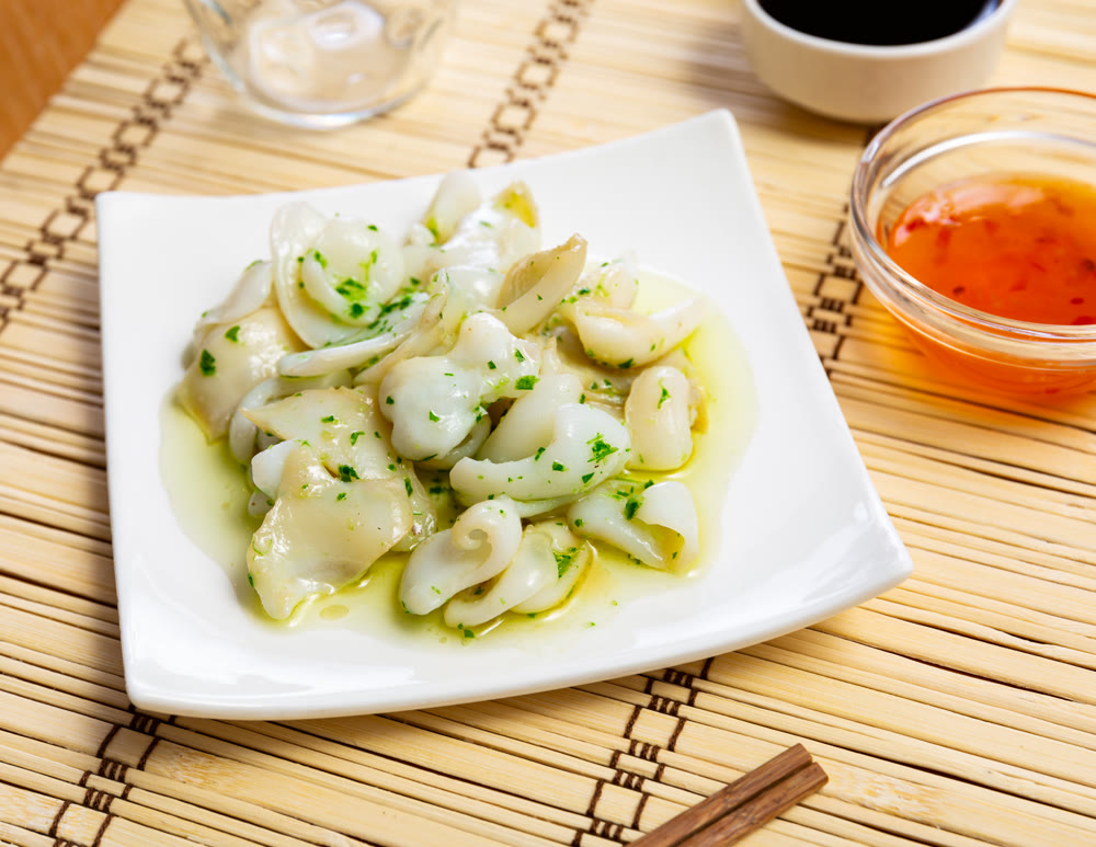 Grilled squid teppanyaki with herbs