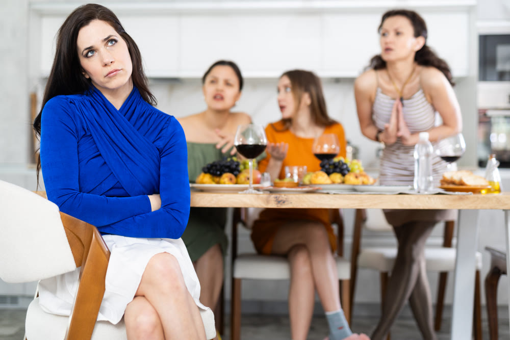 Female friends during family quarrel accuse Spanish woman