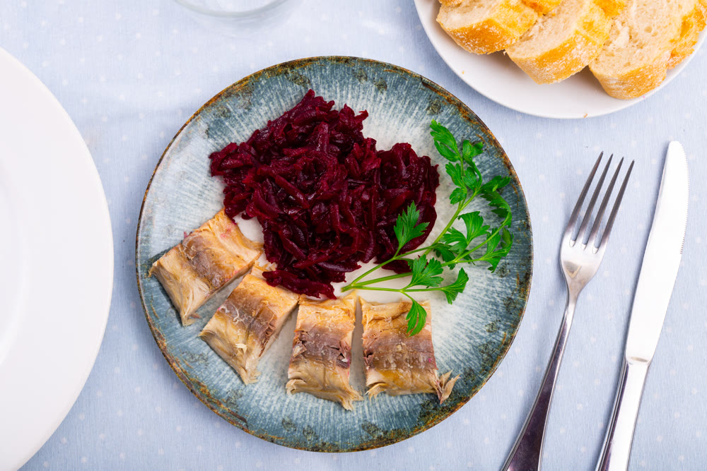 Smoked mackerel served with grated beetroot