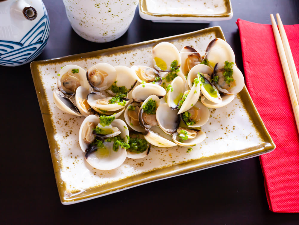 Japanese steamed clams with butter, sake, mirin and scallion