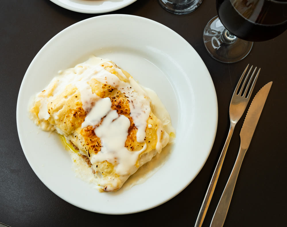 Stuffed meat cannelloni with cheese